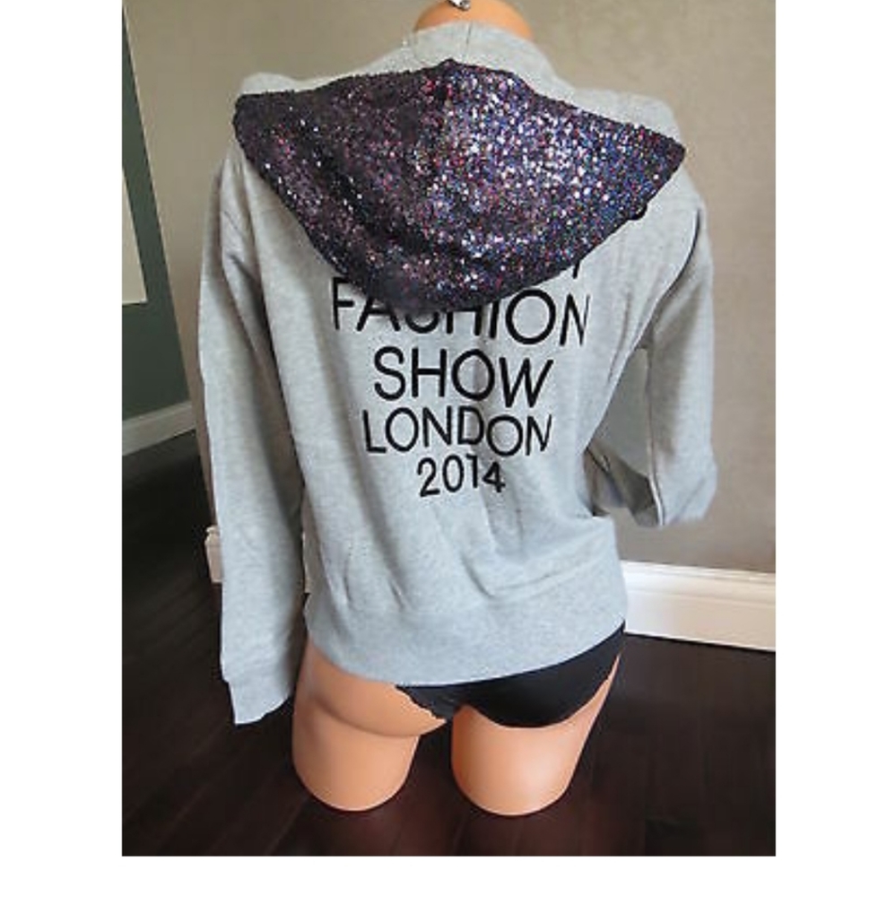 VS PINK Fashion Show London 2014 hoodie. Size: S - Picture 1 of 3